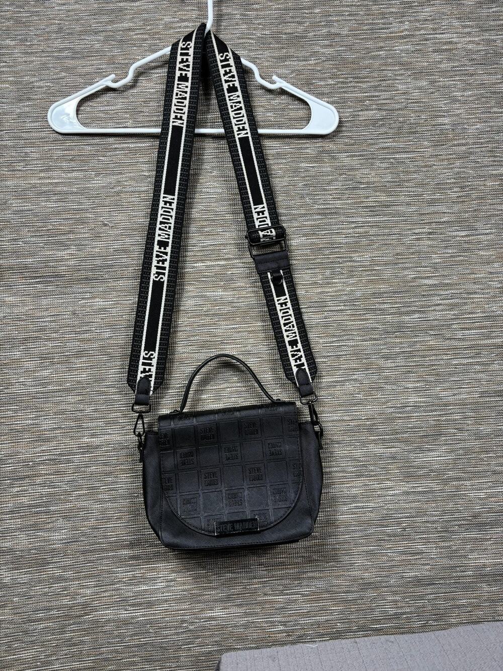 Steve Madden Crossbody Bag Womens Small Black Faux Leather Logo Strap Top Handle